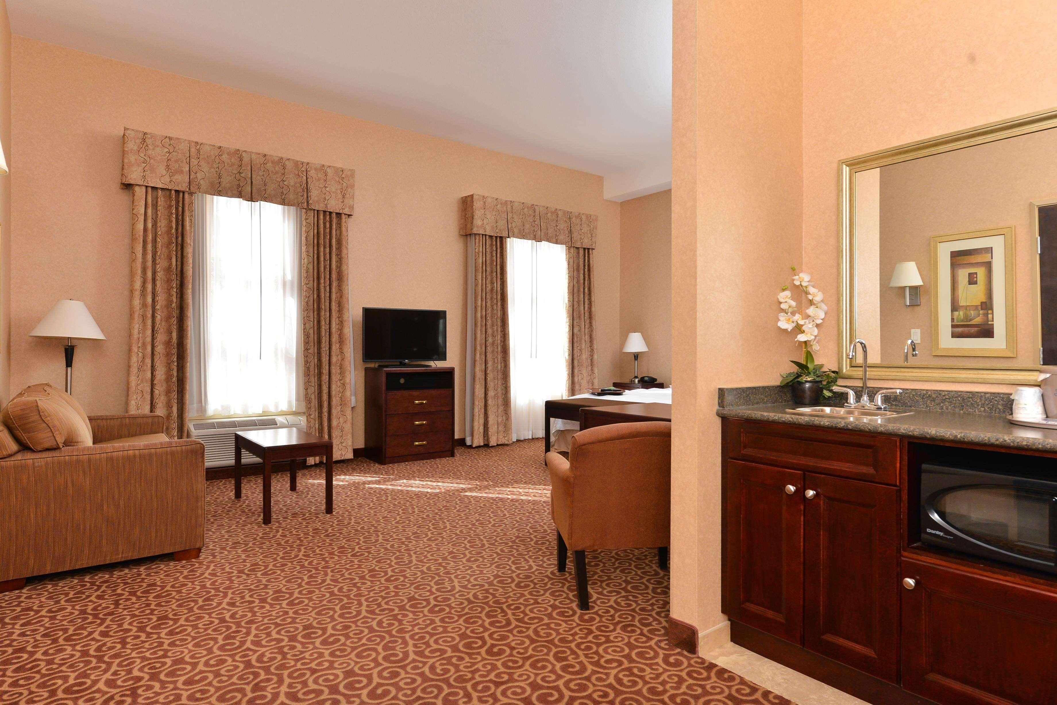 Hampton Inn & Suites By Hilton Edmonton International Airport Leduc Buitenkant foto