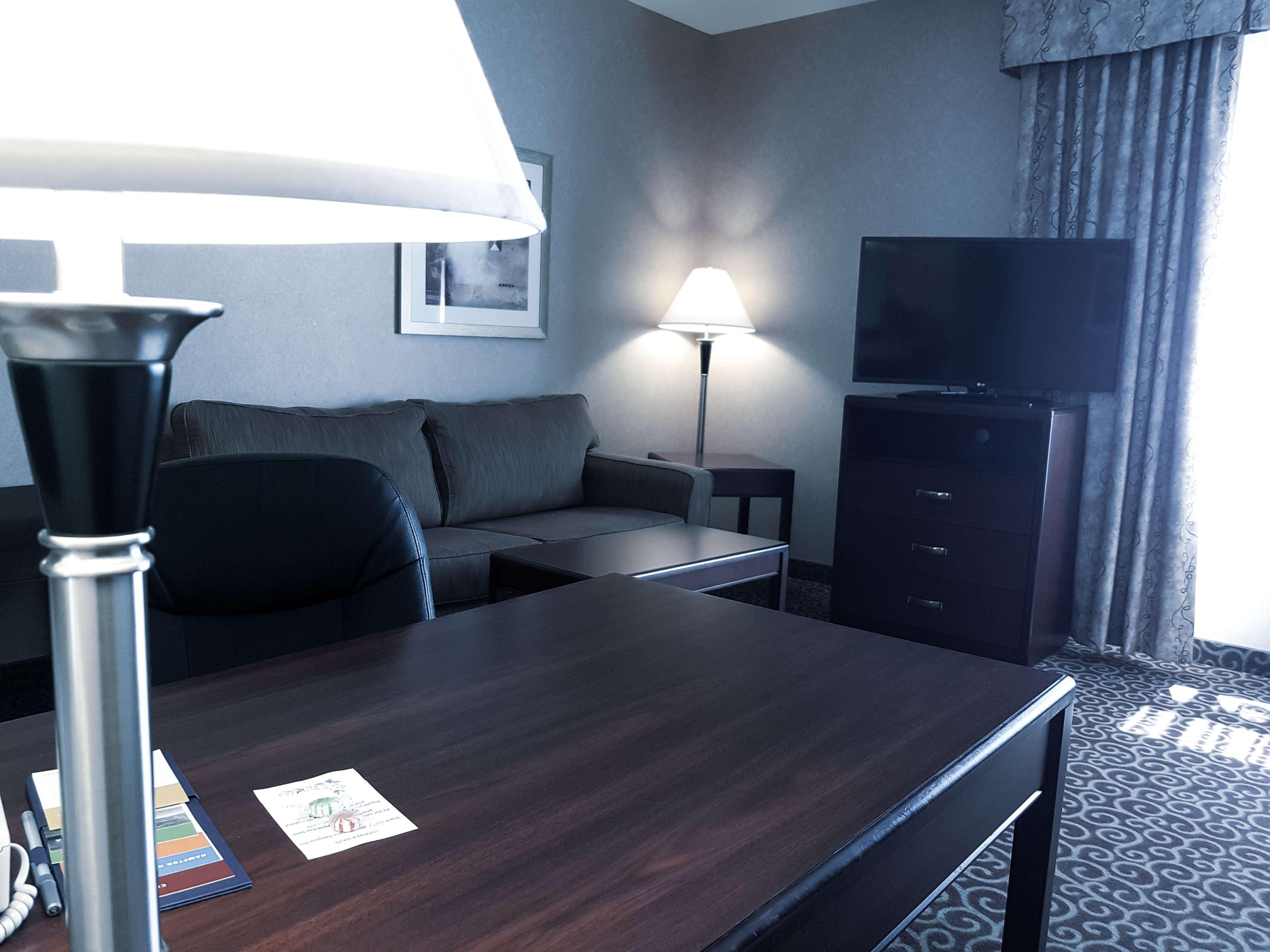 Hampton Inn & Suites By Hilton Edmonton International Airport Leduc Buitenkant foto