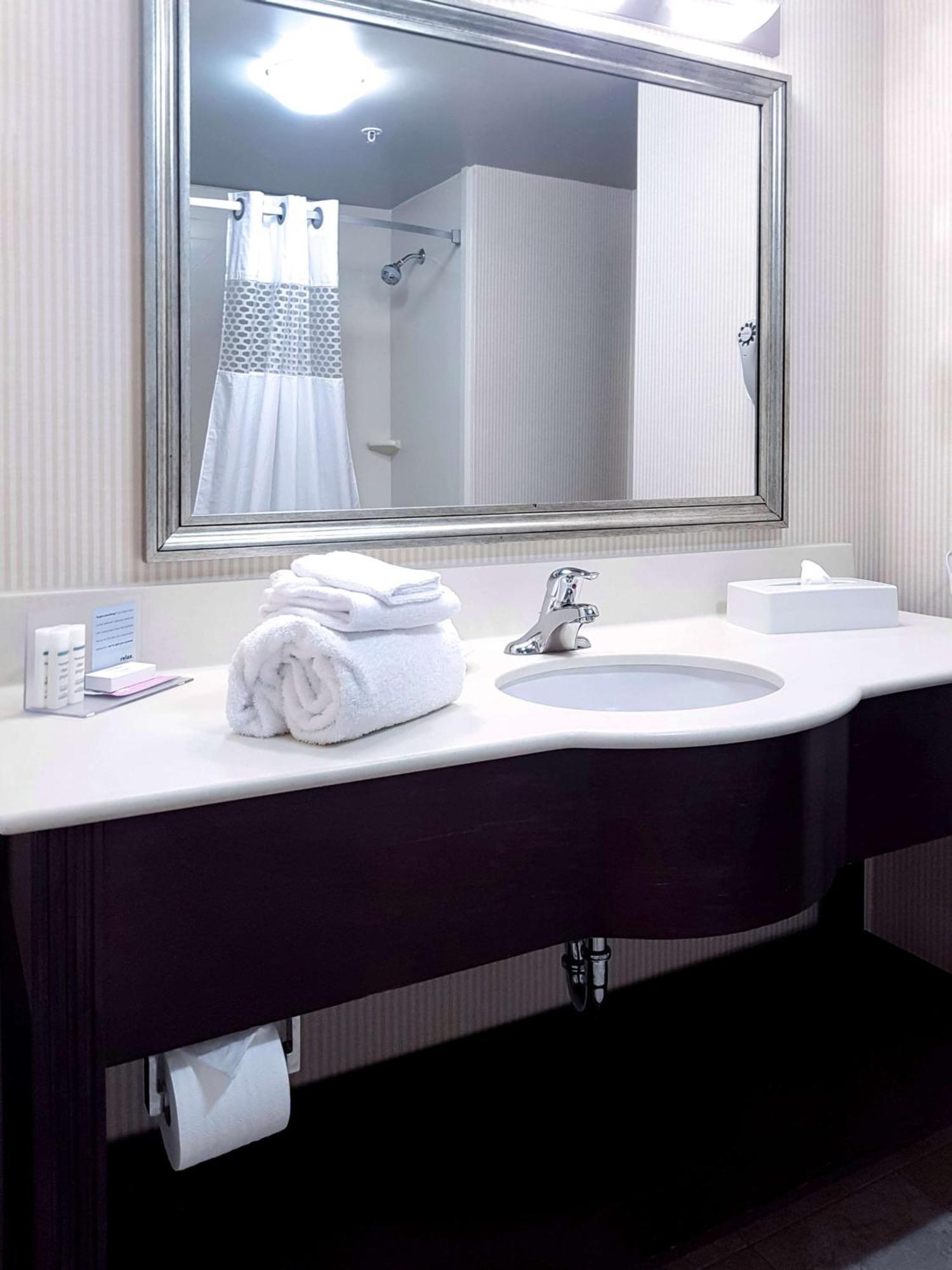 Hampton Inn & Suites By Hilton Edmonton International Airport Leduc Buitenkant foto